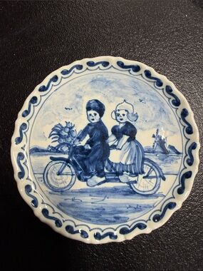Vintage Royal Delft Blue Hand Painted Wall Plate - Small Plate. About 4”